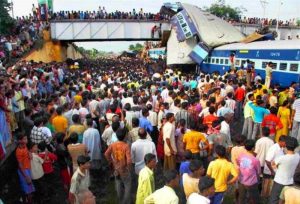 2013-NASHIK-TEAM-VISIT-MANMAD-TRAIN-ACCIDENT-HELP-FOR-HOSPITALISE2_1-300x204-1